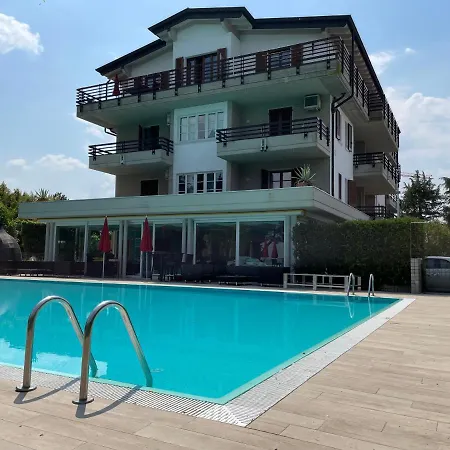 شقة فندقية سكن الكسندرا ستاي سيرمِيوني