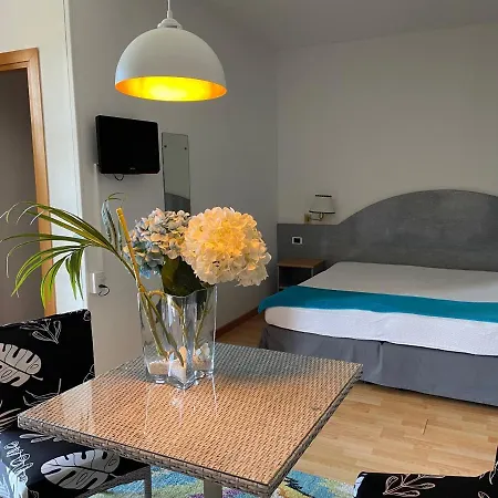 سكن الكسندرا ستاي سيرمِيوني
