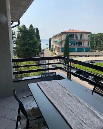 سكن الكسندرا ستاي سيرمِيوني