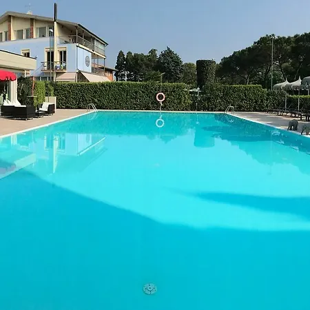 سكن الكسندرا ستاي 3* سيرمِيوني