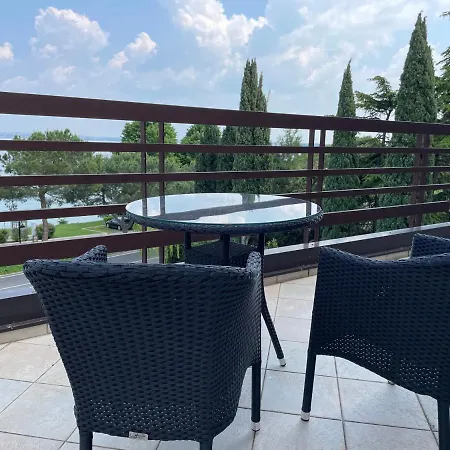 Alexandra 公寓式酒店 3*