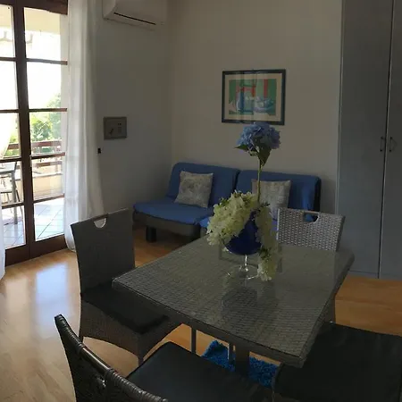 Alexandra 公寓式酒店 3*